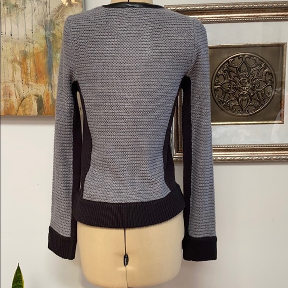 Like-New Sweater w Diagonal Zipper - Picture 3 of 6